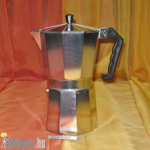 Forraló víztartályból, kávétartó szűrőből, a kifőtt kávét felfogó tartályból álló füles főző eszköz.